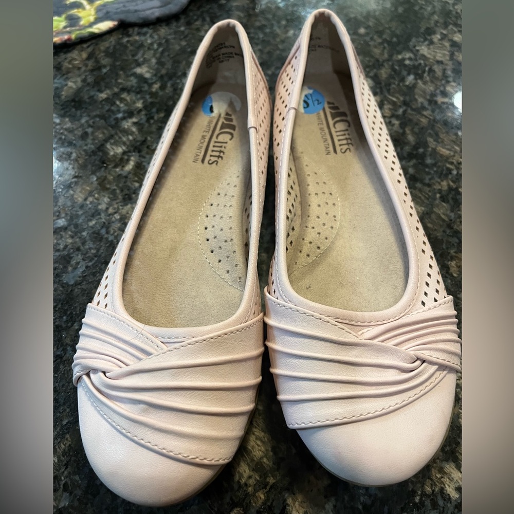 White Mountain Women's Blush Flats